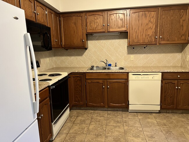Building Photo - 151 Valley Greene Cir