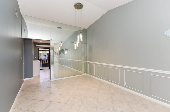 Foto del edificio - 7914 SE Villa Cir
