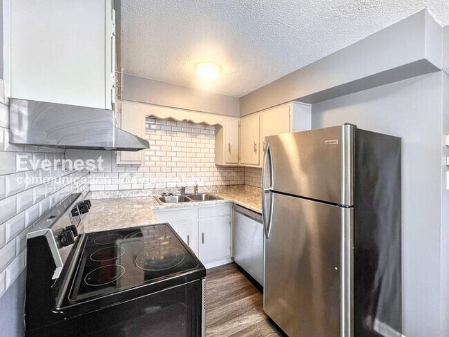 Foto del edificio - 9 Meredith Ct