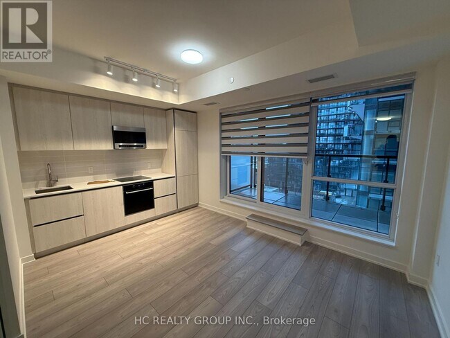 Photo du bâtiment - 120 Broadway Ave