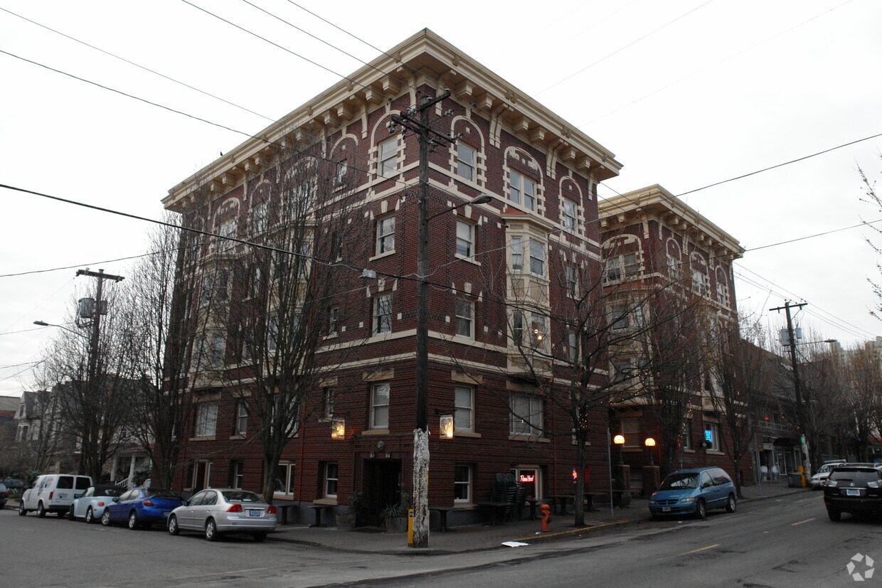 Foto del edificio - Campbell Court Apartments