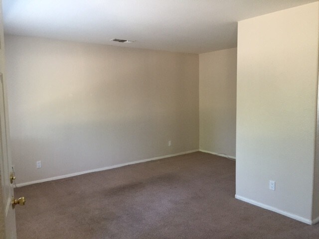 Foto del edificio - 6658 Smoketree Ave