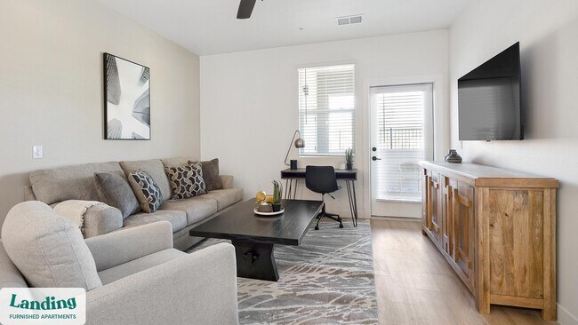 Foto del edificio - 255 N Camino Mercado