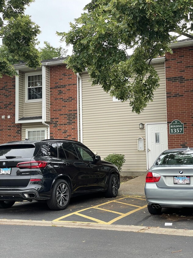 1357 E Wyndham Cir, Palatine, IL 60074 Townhome Rentals in Palatine