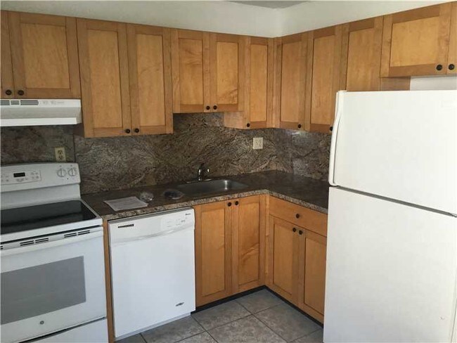 Building Photo - 3811 SW 60th Ave