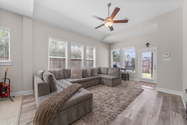Foto del edificio - 28750 Shoalhaven Ct