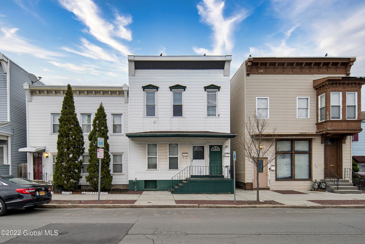 Primary Photo - 486 5th Ave