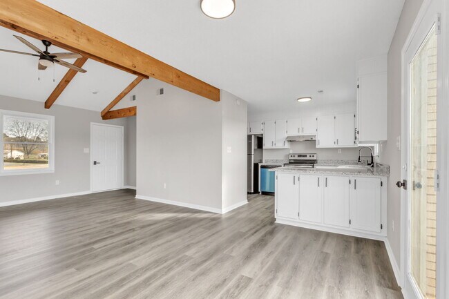 Foto del edificio - 164 Old Furnace Rd