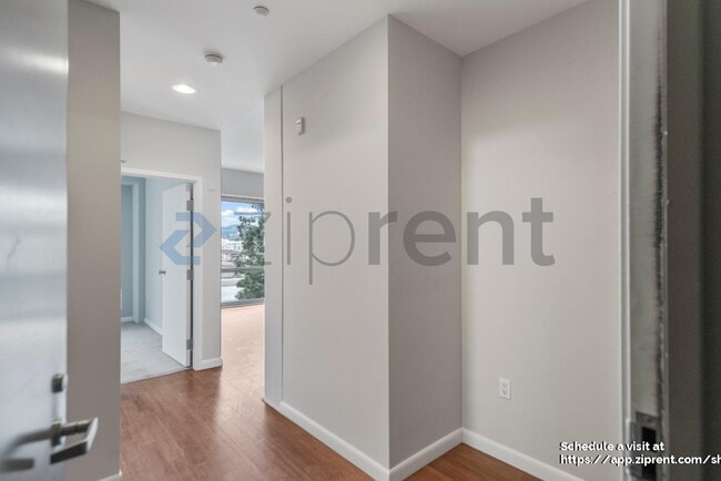 Building Photo - 428 Alice St