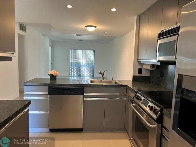 Foto del edificio - 2800 NE 14th Street Causeway