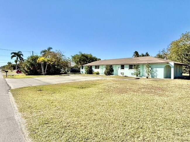 Building Photo - 3403 Palm Dr