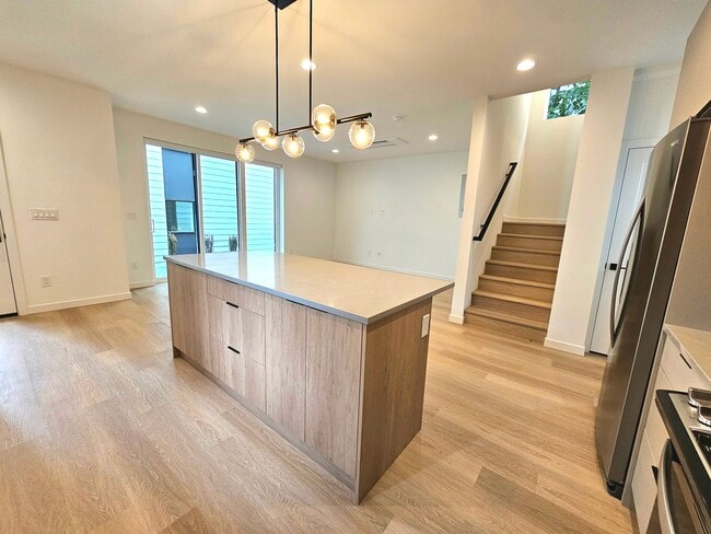 Foto del edificio - 922 16th Ave