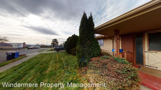 Building Photo - 3 br, 2 bath House - 911 Martin Drive