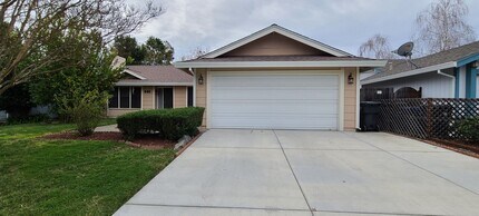 Building Photo - 448 Spinnaker Way