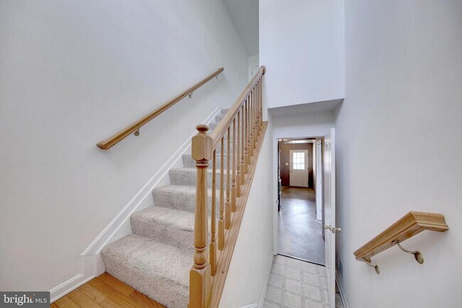 Foto del edificio - 689 E Walnut St
