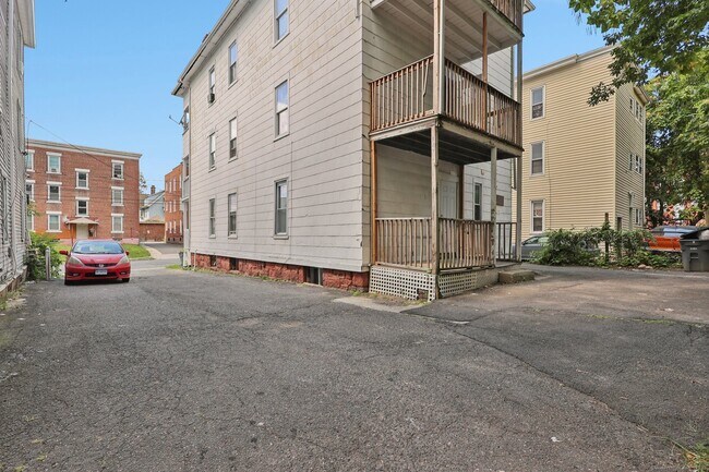 Building Photo - 12 Orange St