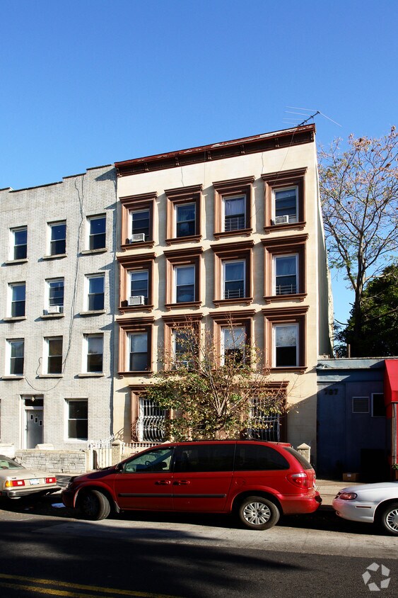Building Photo - 785 Union St