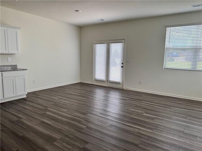 Foto del edificio - 1051 Paddington Dr