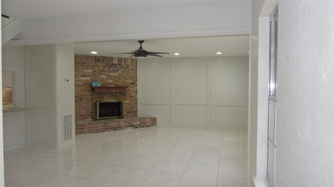 Foto del edificio - 3921 Vista Rd