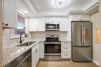 Building Photo - 300 Forest Lakes Blvd
