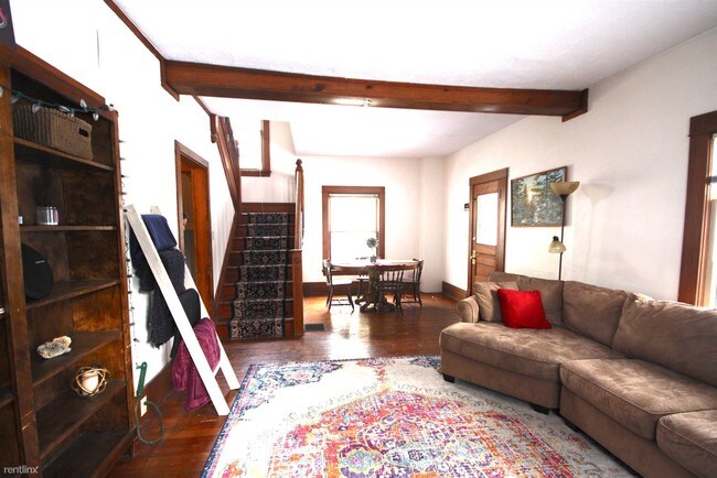Building Photo - 4 br, 1.5 bath House - 1418 Merrill St