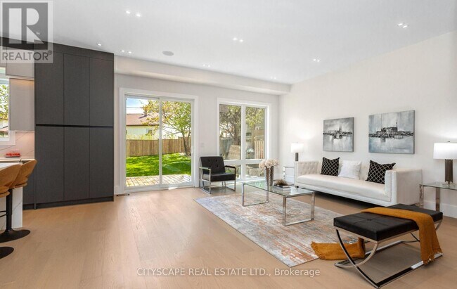 Building Photo - 55 Adanac Dr