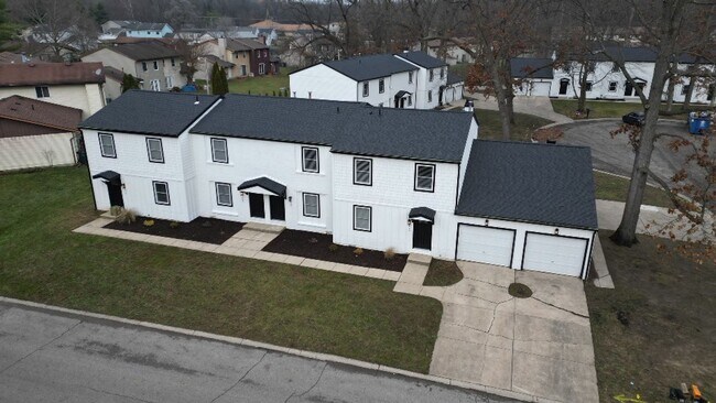 Foto del edificio - 5017 Birchwood Ln