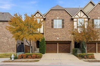 Building Photo - 555 Waterloo Dr