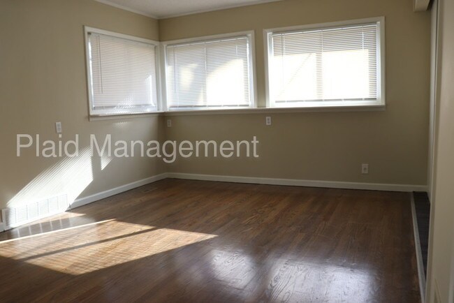 Building Photo - Totally Rehabbed Home in the Northland