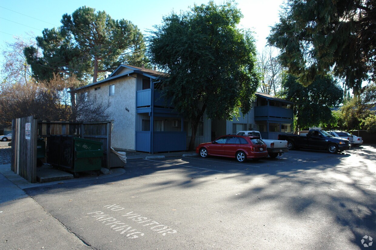Primary Photo - 444 Ash St