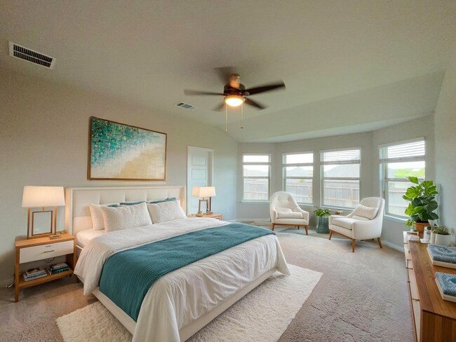 Building Photo - "Spacious 4-Bedroom Haven with 3 Full Bath...