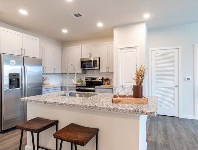 Foto del edificio - Lower Rents & 1 Month FREE – Move In Now!