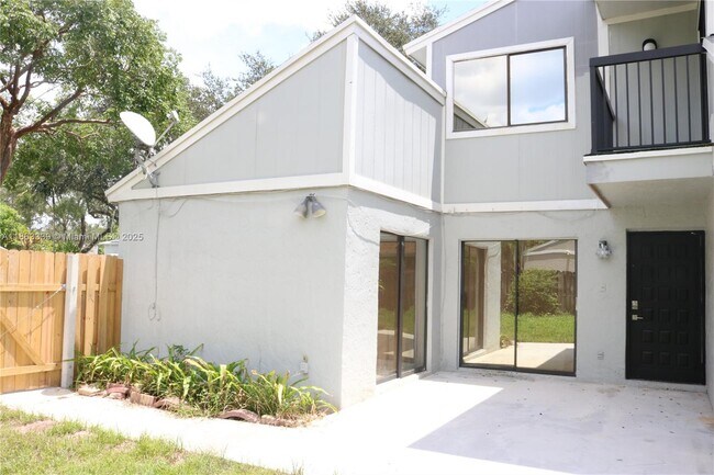 Foto del edificio - 617 NW 132nd Terrace