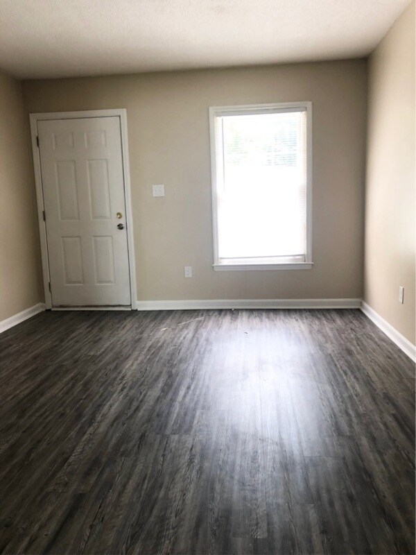 Building Photo - 135 Mellow Dr