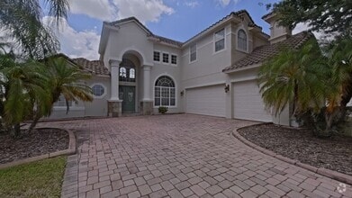 Building Photo - 2303 Pinehurst Ct