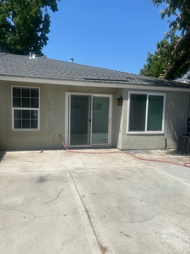 Foto del edificio - 6832 Butler Ct