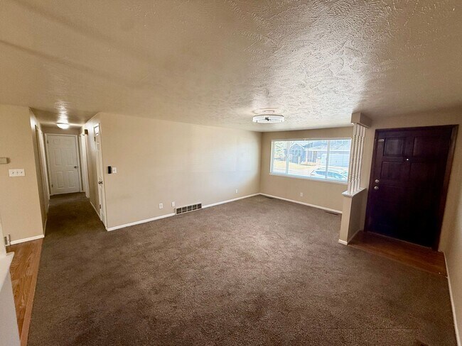 Foto del edificio - Charming, Updated Ranch-Style Home Near Lake Loveland