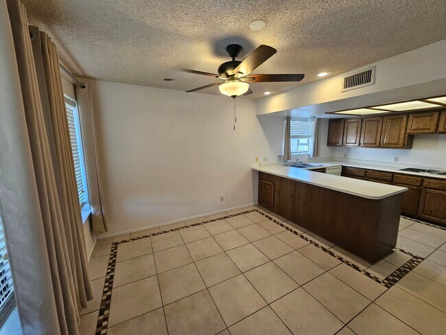 Foto del edificio - Laguna Nuevo Upstairs Condo in a Riverfront Community