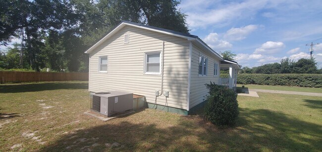 Building Photo - 1546 Strickland Bridge ~ Fayetteville