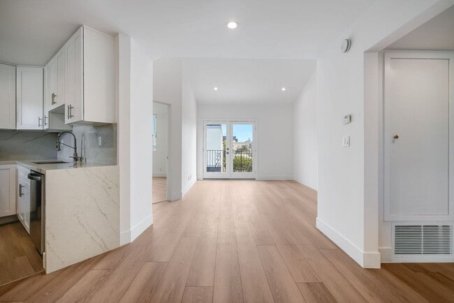 Interior Photo - 11675 Darlington Place