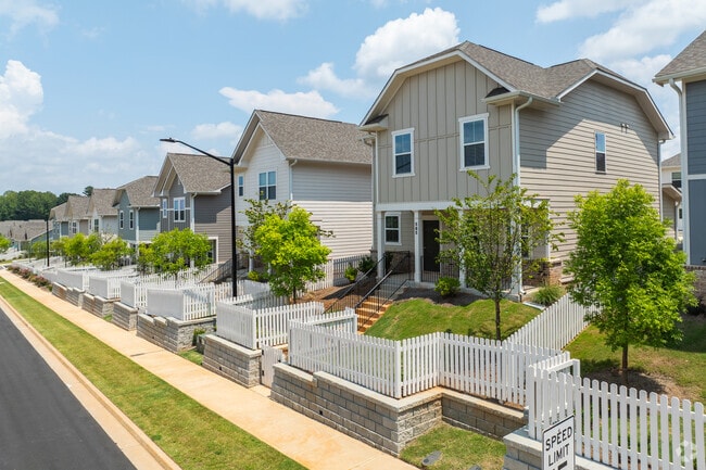 Summerwell Bells Ferry - Summerwell Bells Ferry Townhomes
