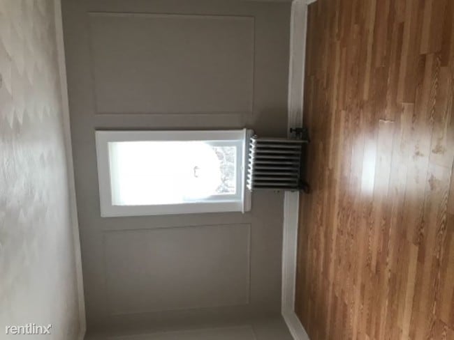 Building Photo - 186 Tuxedo Pkwy