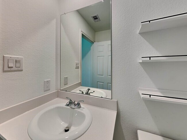 Foto del edificio - 24110 Mustang Run Dr