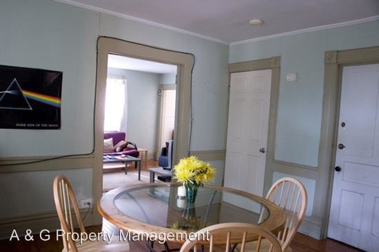 Foto del edificio - 2039 Maple Ave