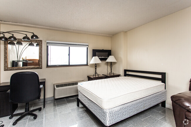 Studio, 1BA - 340 - 350 SF - Huron - Riverwatch Towers