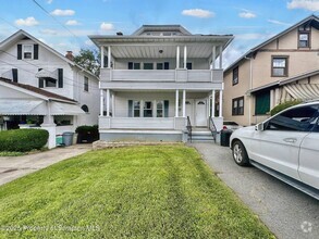 Building Photo - 1509 N Webster Ave