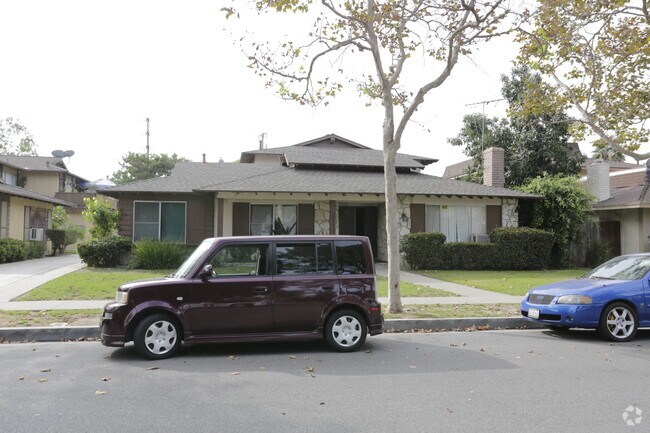Foto del edificio - 2732 W Keller Ave