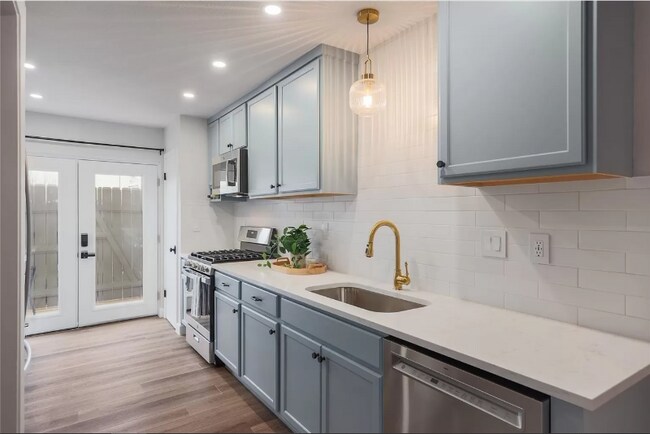 Foto del edificio - 2425 Ashdale Dr