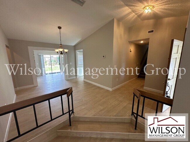 Building Photo - 840 Maraval Ct