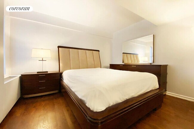 Foto del edificio - 150 W 51st St